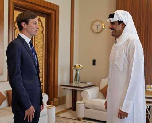 Kushner viaja a Catar y se reúne con el emir en una visita sorpresa