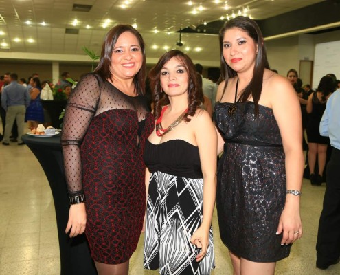 UTH agasaja a estudiantes