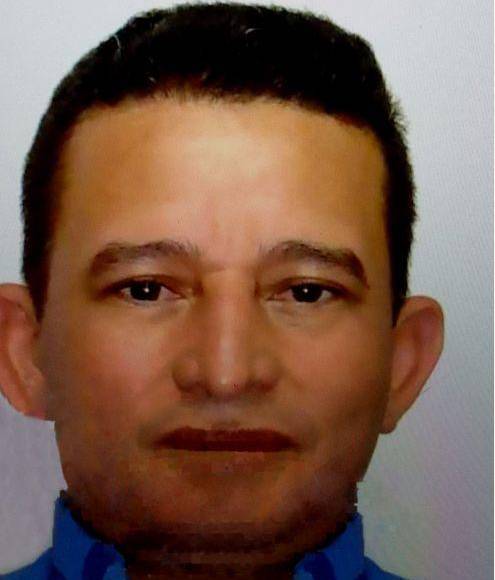  <b>Sauceda Argueta: </b>José Sánchez dijo que se había reunido con el Policía Sauceda y que en el lugar había una caja; que cuando la abrió vió uniformes, placas de policía y chalecos antibalas