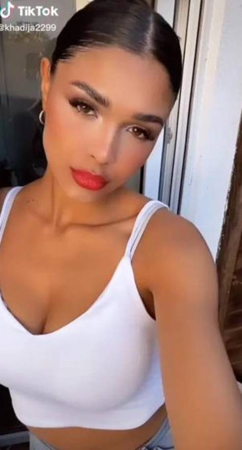 El día del encuentro, Sharaban K. y su novio, Shequir K., recogieron a la bloguera en su auto y la llevaron a un bosque en la localidad alemana de Ingolstadt, donde la apuñalaron, según reportes de medios británicos. 