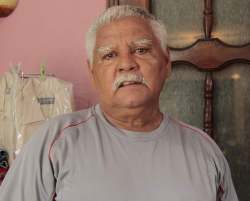 Calles con baches y poca luz en la Felipe Zelaya