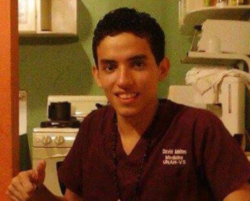 Entre lágrimas y anécdotas recuerdan a extinto estudiante de Medicina