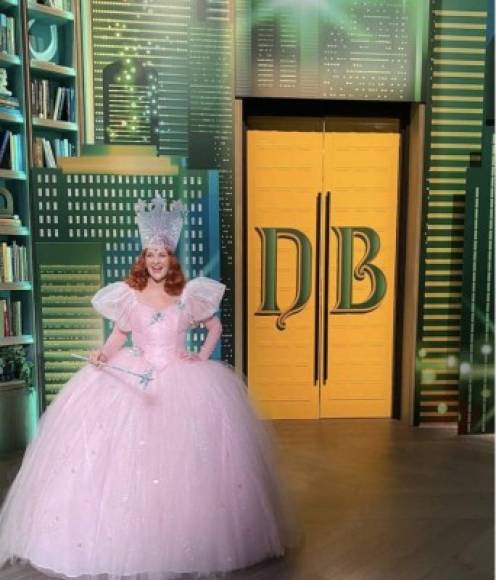Drew Barrymore. La actriz se divirtió vistiéndose como Glinda, la bruja buena de 'El mago de Oz', película de 1949.