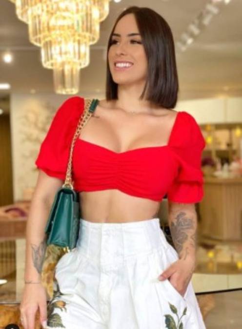 Júlia Hennessy Cayuela, de 22 años de edad, era una de las influencers más reconocidas en Brasil con miles de seguidores en las redes sociales donde compartía contenidos para llevar un estilo de vida más saludable.