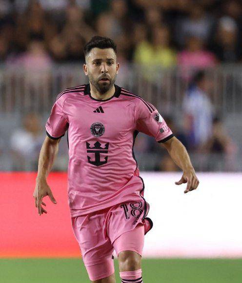 El zurdo Jordi Alba estuvo como lateral por el sector izquierdo.