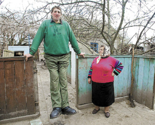 Sultan Kosen, el hombre más alto del mundo