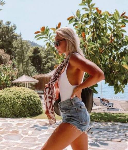 En los últimos meses, McNamara compartió con sus más de 15 mil seguidores en Instagram varias imágenes de Grecia, tras aceptar el empleo en el lujoso yate.