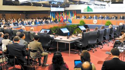 general view of the opening of the working session of the 40th Summit of Foreign Affairs Ministers of the Organization of American States (OAS), held in Lima on June 7, 2010. Ministers and representatives of the 33 member countries will meet for the next two days under the banner of 'Peace, Security and Cooperation of the Americas'. AFP PHOTO/CRIS BOURONCLE