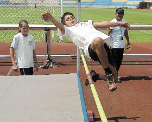 Ágape lidera competencia infantil