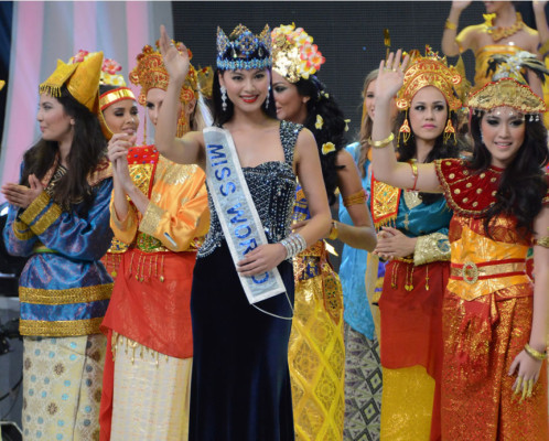 Miss Mundo, contra viento y protesta