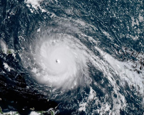 Florida se prepara ante el posible paso del huracán Irma