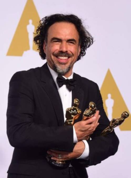 12. El año de Iñárritu en el mundo del cine.<br/>El director mexicano Alejandro González Iñárritu tuvo su mejor año al entrar en la historia de Hollywood con El Renacido, una superproducción que también le dio su primer premio al actor Leonardo DiCaprio.<br/>Iñárritu se convirtió así en el tercer cineasta de la historia en ganar dos veces seguidas el Óscar a Mejor director, siguiendo los pasos de John Ford (1941 y 1942) y Joseph L. Mankiewicz (1950 y 1951). <br/>Su triunfo sacó a relucir su lado más político criticando la gestión del presidente Enrique Peña Nieto y la falta de diversidad en Hollywood.