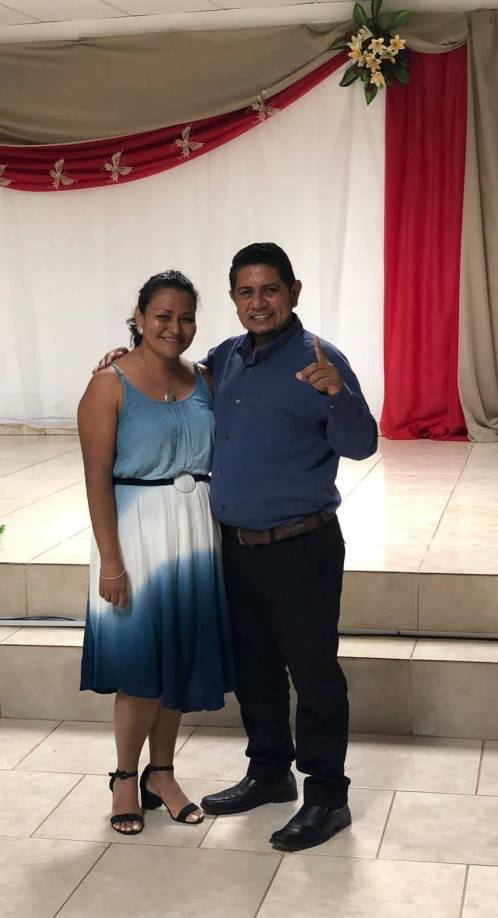 Orellana es un reconocido líder religioso evangélico de la región sureña del departamento santabarbarense. Según informes, sufrió heridas no de gravedad en el accidente. 