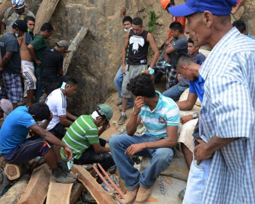 Fotos: La esperanza sigue viva en familias de mineros en Honduras