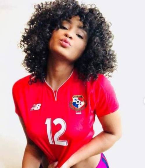 La modelo nació en Costa Rica, pero considera a Panamá como su casa. Es aficionada al fútbol y apoya a la selección panameña.