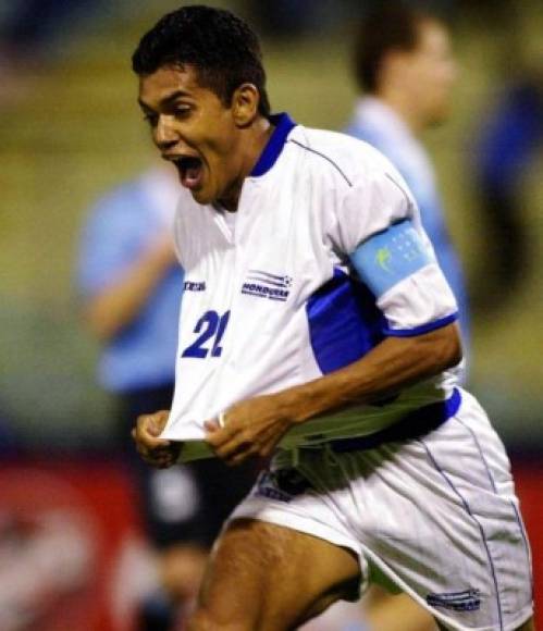 3. AMADO GUEVARA. Retirado mediocampista/atacante que actualmente desempeña rol de asistente técnico en la selección hondureña. Es el jugador que más veces ha sido convocado a la selección mayor (138).