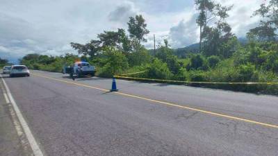 El cadáver del hombre fue encontrado a orillas de la CA-13, entre los municipios de Tela y El Progreso.