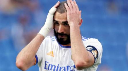 Karim Benzema, que no asistió al inicio del juicio, es sospechoso de ayudar a un grupo de presuntos chantajistas a acercarse a Mathieu Valbuena en 2015, en un intento de extorsionar dinero que sacudió a la selección francesa.