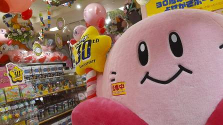 La bolita rosa más glotona de los videojuegos, Kirby.