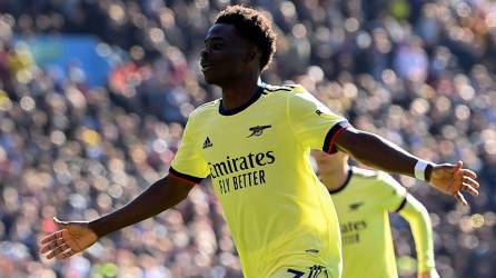 El joven británico de 20 años, Bukayo Saka, marcó el gol para el triunfo del Arsenal sobre el Aston Villa.