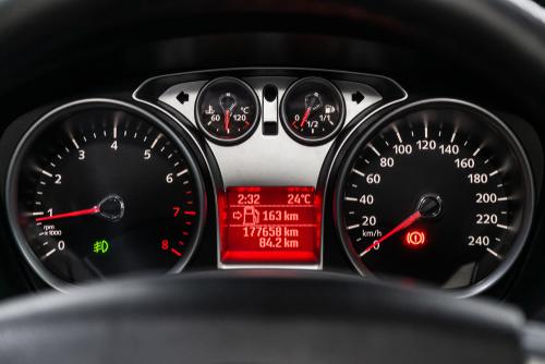 Cómo identificar un carro con el Cuentakilómetros trucado