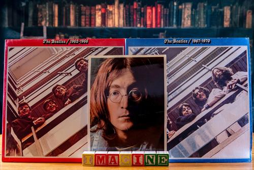 La saga sobre The Beatles abordará la crisis de Lennon en España