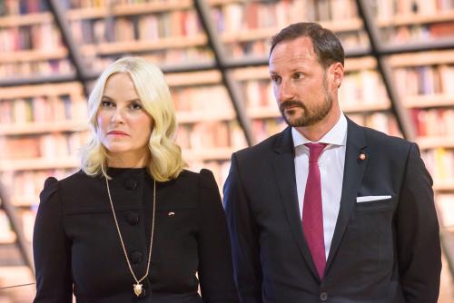 Escándalos de Mette-Marit y su hijo Marius ponen en duda la monarquía noruega