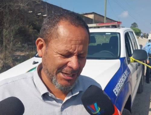 Carlos Augustín Hernández, padre de las víctimas, fue a identificar los cuerpos a la escena en donde fueron hallados.