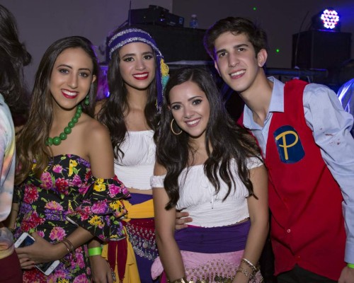 Clase 2018 de la EIS celebra Halloween