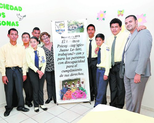 Piden respeto a derechos de personas con retos especiales