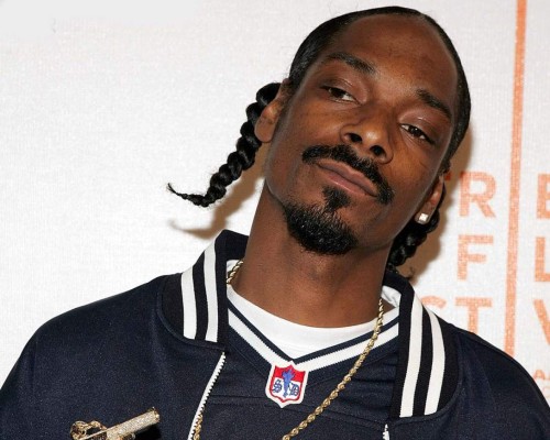 Acusan a Snoop Dogg de homofobia