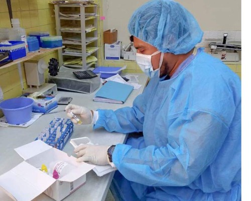 Mora de pruebas PCR está entre las 3,500 y 4,000, afirman microbiólogos