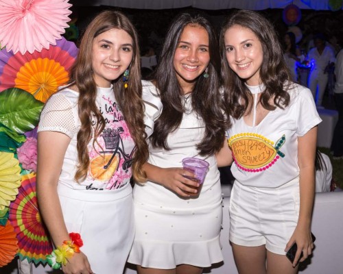 Audrey Bruijin, Victoria Torres y María Arita