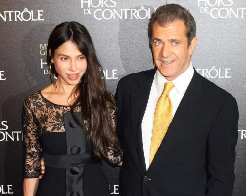 Ex de Mel Gibson pierde $500,000 por hablar de él