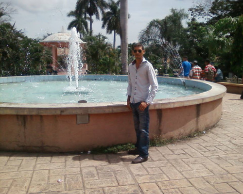 Ayudante viaja por la ruta de sus canciones