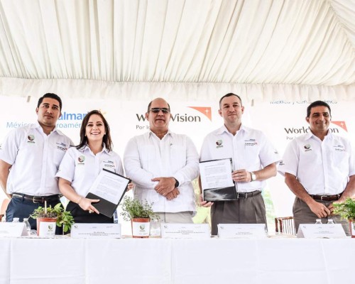 Walmart y World Vision firman convenio que beneficiará a 600 miembros del sector agrícola