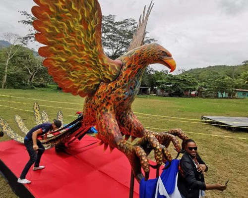 El Paseo Real de las Chimeneas Gigantes dedica la 20 edición a los médicos hondureños