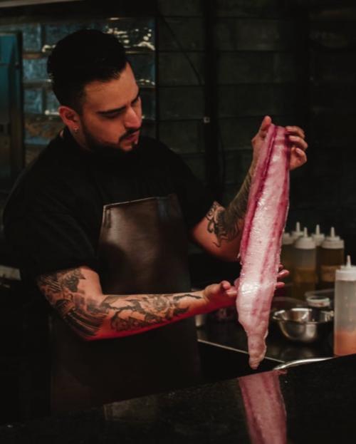 Video capta cuando ultiman a chef; sicarios fingieron ser repartidores