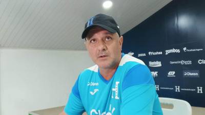 Diego Vázquez brindó rueda de prensa.