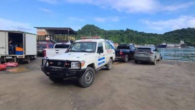 Cuerpos de auxilio durante el rescate de víctimas.