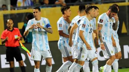 Ángel Di María marcó el gol de la victoria de Argentina sobre Uruguay en Montevideo.