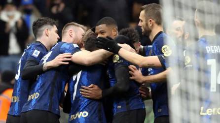 El Inter de Milán goleó al Cagliari y se subió a la cima de la Serie A de Italia.