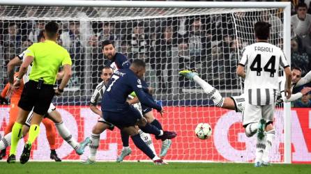 Kylian Mbappé marcó un golazo a la Juventus con este gran disparo.