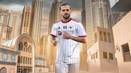 Miralem Pjanic es nuevo jugador del Sharjah de Emiratos Árabes Unidos.