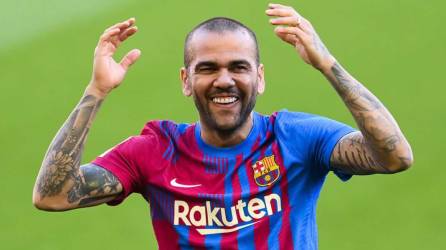 Dani Alves está cerca de fichar por los Pumas de México.