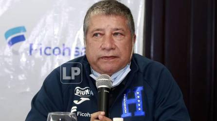 Hernán ‘Bolillo‘ Gómez habló en rueda de prensa de varios temas que rodean a la Selección de Honduras.