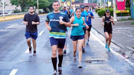 Los corredores gozaron del apoyo de los patrocinadores como Gatorade, Pollo Norteño y Michelob Ultra a lo largo del recorrido.