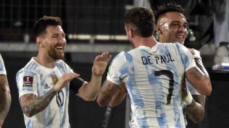 Los goleadores del partido para Argentina: Messi, Rodrigo De Paul y Lautaro Martínez.