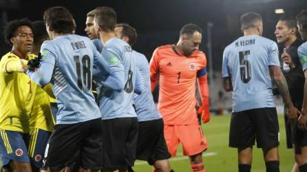 Uruguay y Colombia empataron sin goles en Montevideo.