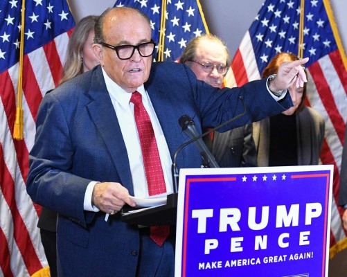 Rudy Giuliani, suspendido como abogado por falsos testimonios
